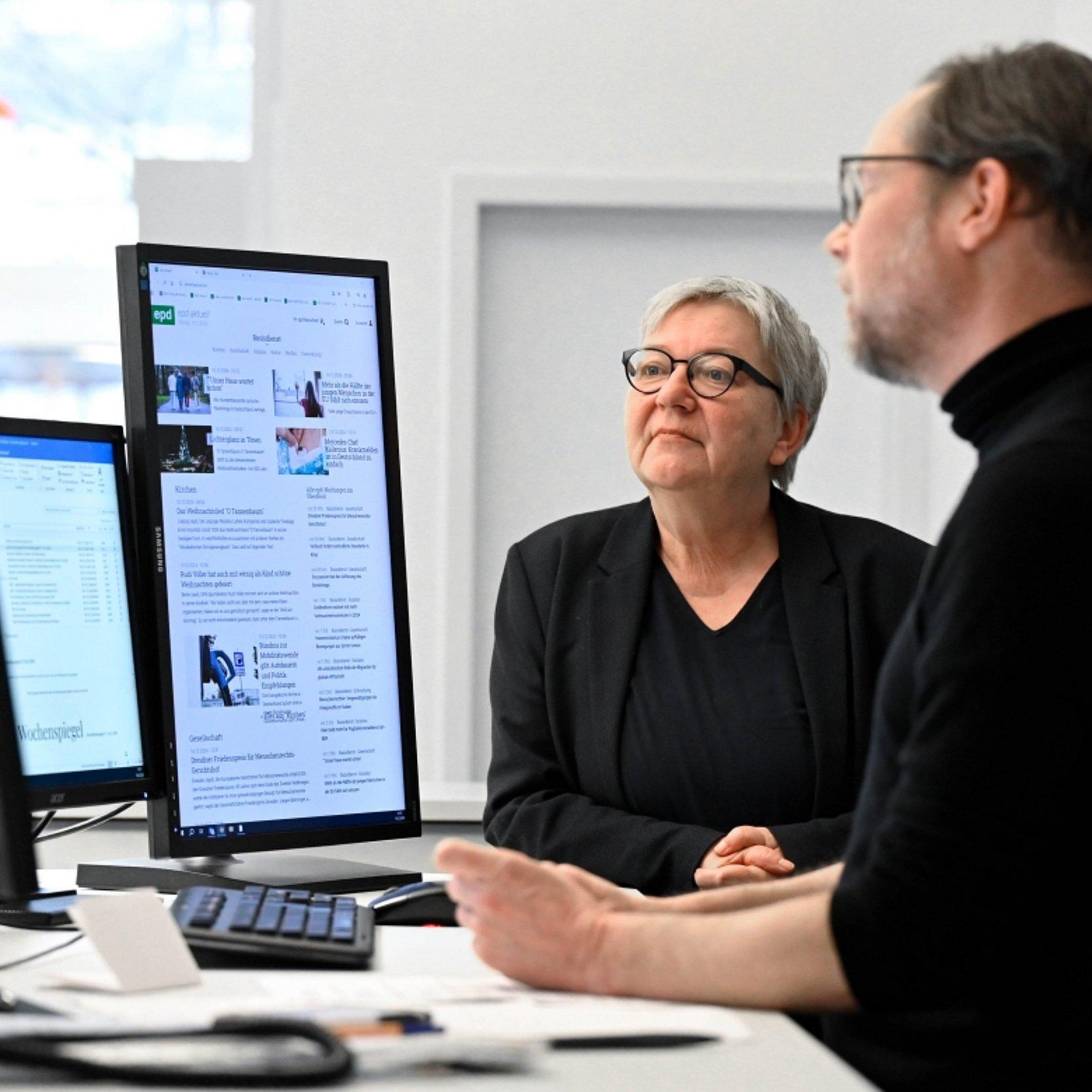 Dorothee Wüst Portrait zusammen mit epd-Redakteur