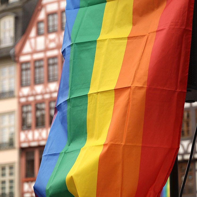 CSD Frankfurt Regenbogenflagge in Frankfurt am Main
