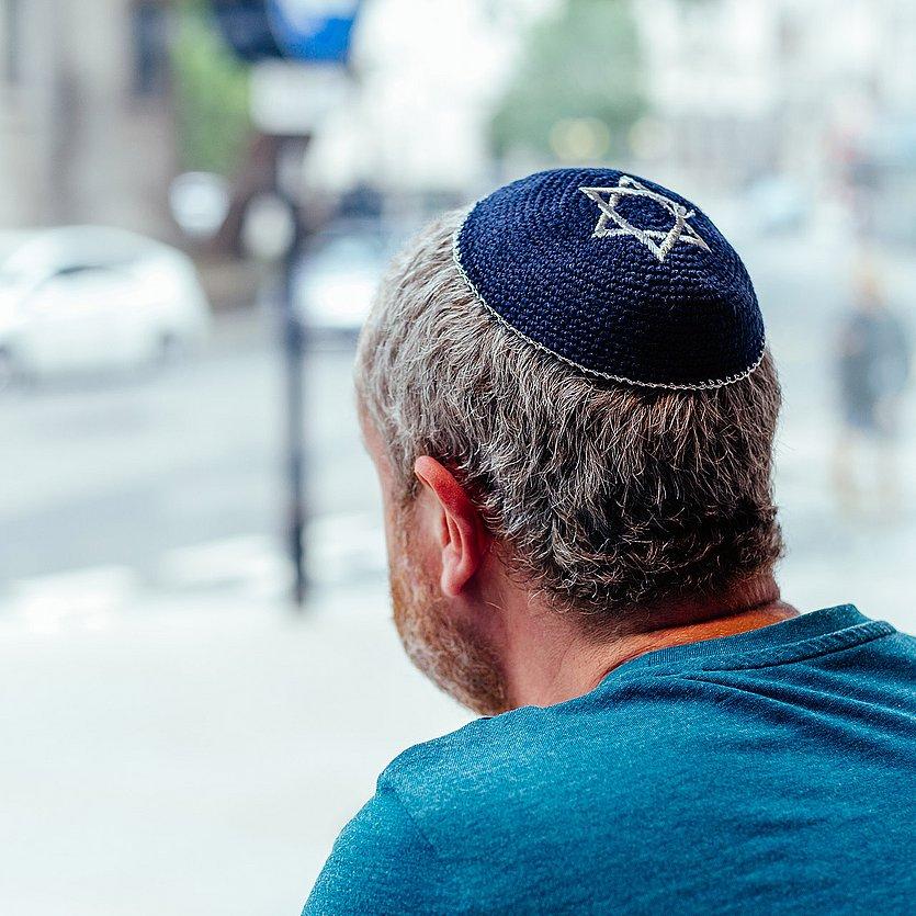 Jüdischer Mann Mann mit Kippa