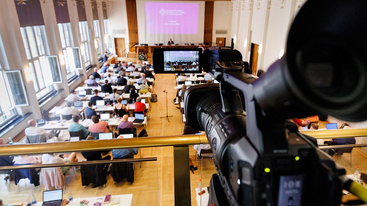 Kamera auf der Synodentagung