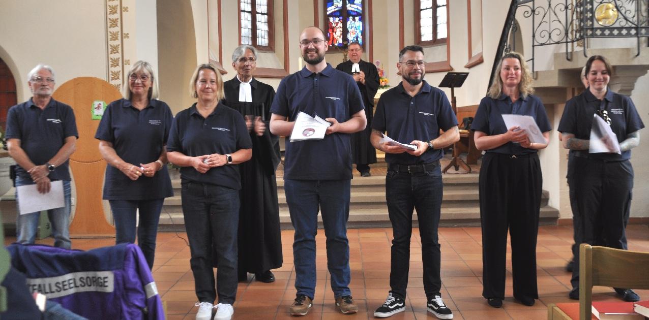 Gruppenfoto in der Kirche