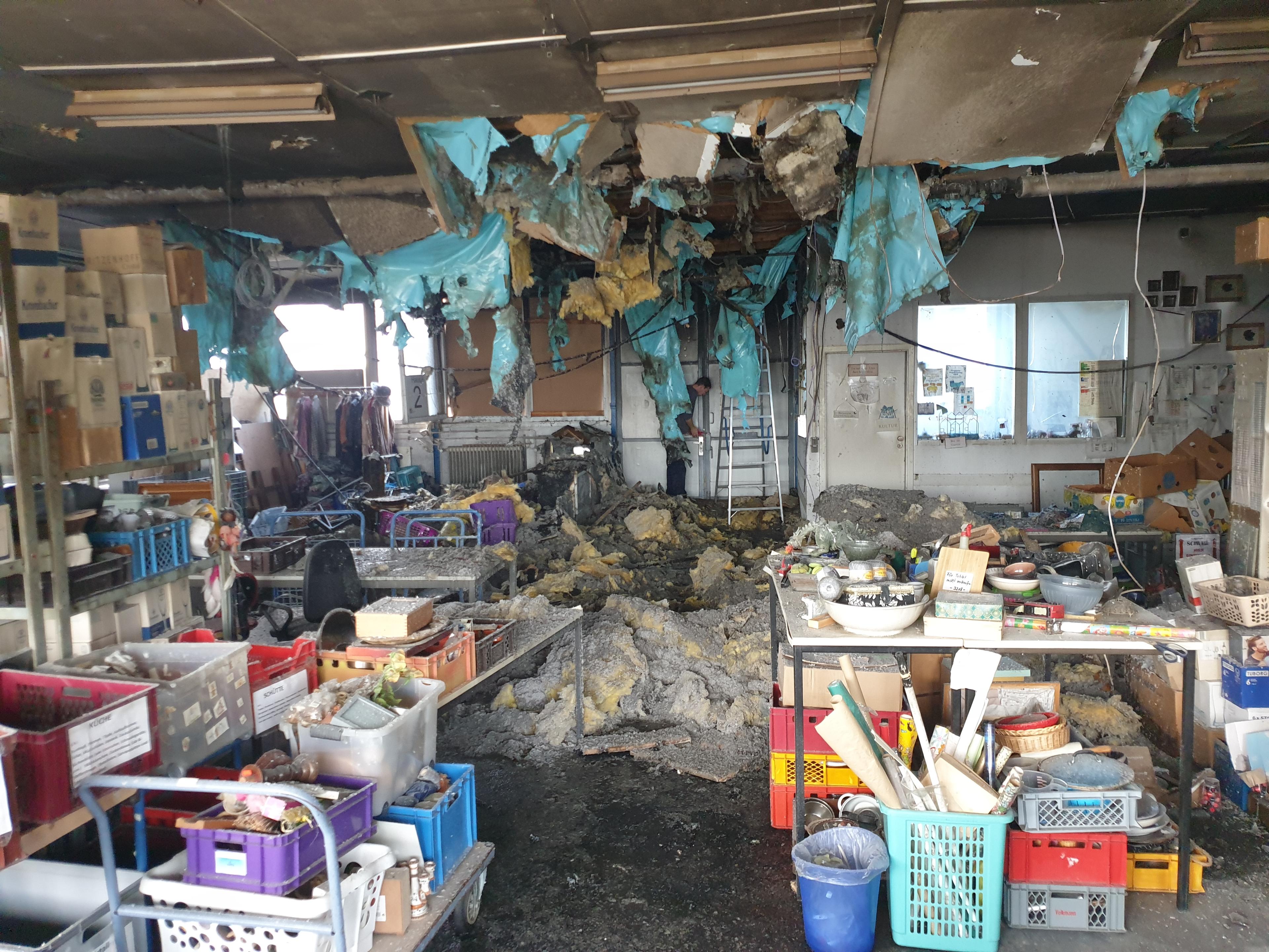 Brand Jugendwerkstatt Gießen Verbrannte Inneneinrichtung