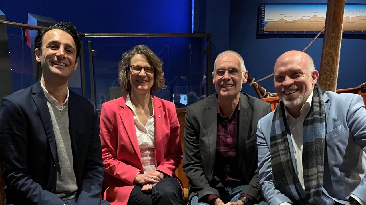 Gruppenbild mit Dame